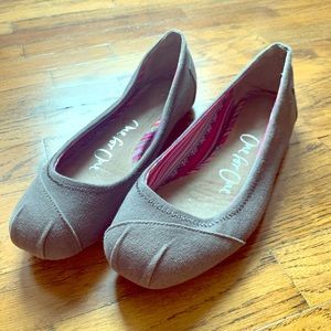 TOMS Ballet Flats
